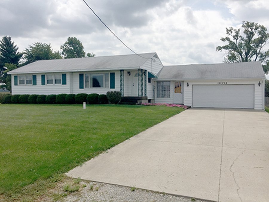 REAL ESTATE AUCTION - 3 BDRM HOME ON 1.78 ACRE LOT W/POND IN ALLEN CO., IN